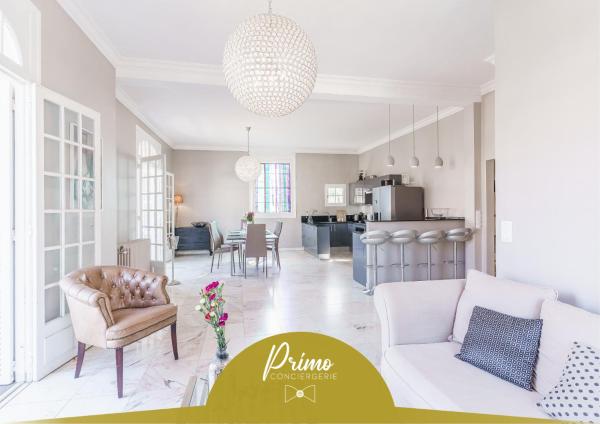 Villa Velleda - Appartement au coeur de Deauville, Đặt  Khách sạn ở Lower Normandy có chỗ đỗ xe, Bãi đậu xe