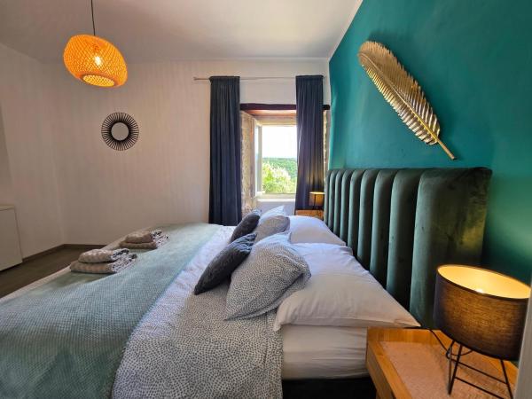 Apartment HUM-the smallest town in the world, Đặt Căn hộ Hum Central Istria