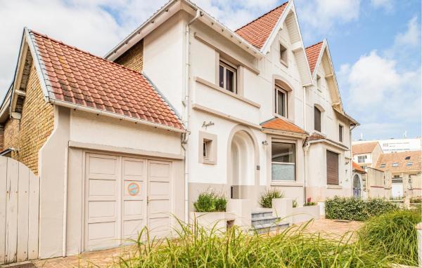 Belle Villa Proche Plage, Đặt  Khách sạn ở Picardy có chỗ đỗ xe, Bãi đậu xe