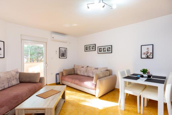 Senad, Đặt  Medulin Istria