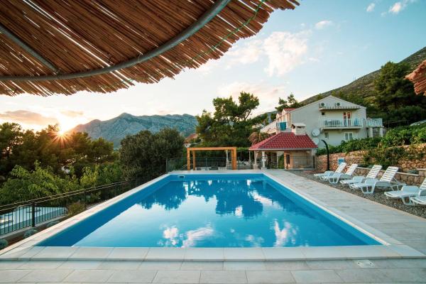 Beachfront Apartments Vala with a swimming pool, Đặt Căn hộ Orebić Pelješac