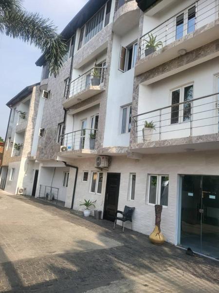 KINGS AVENUE SERVICE APARTMENTS, Đặt Căn hộ Khách sạn tại Lagos State có Hồ bơi, Hồ bơi