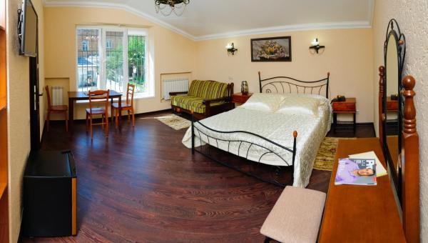 Pervyij Dohodnyij Dom Guest house