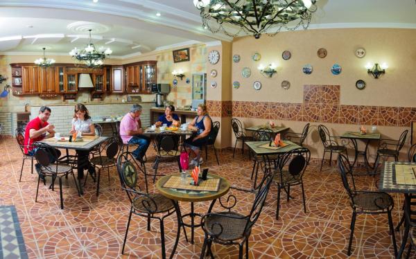 Pervyij Dohodnyij Dom Guest house