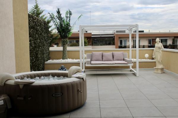 Cleo’s Penthouse, Đặt  Khách sạn ở Prahova Valley có hồ bơi, Hồ bơi