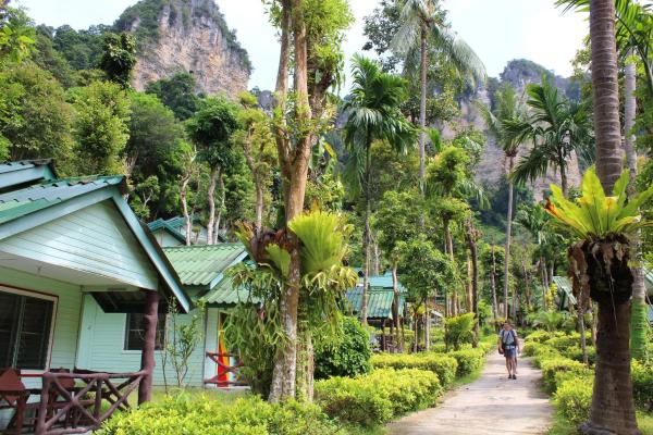 Chill Out Bar and Jungle Bungalows, Đặt  Tonsai Beach 