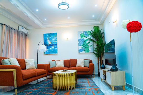 Modern Chic Apart, Đặt  Kofa Cameroon