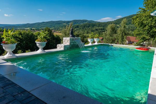 Villa Panoramic Sovata, Đặt  Khách sạn tại Transylvania có Hồ bơi, Hồ bơi