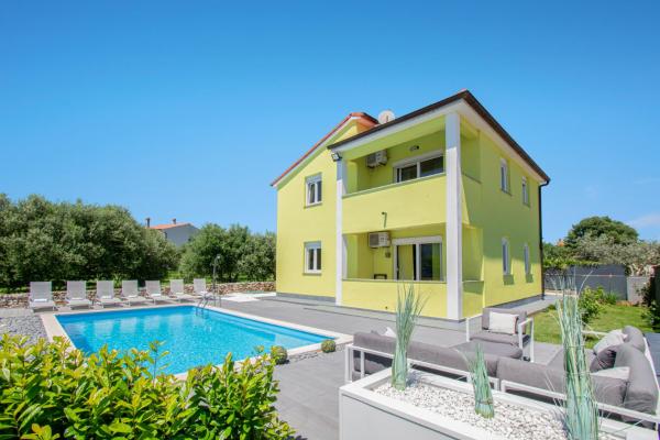 Villa Casa Mare near Pula by Istrabook, Đặt  Khách sạn ở Galižana có hồ bơi, Hồ bơi