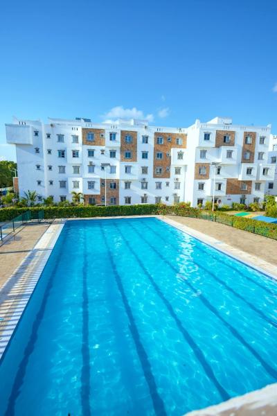 Mombasa One, Two & Three Bedroom BnB, Buxton Point Apartments - Haven & Harmony Hosts, Đặt Căn hộ Khách sạn tại Coast Region có Hồ bơi, Hồ bơi