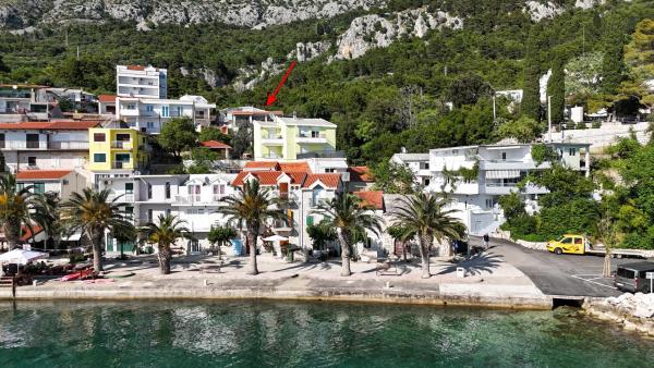 Apartmani Živogošće 2, Đặt  Khách sạn ở Split-Dalmatia County có chỗ đỗ xe, Bãi đậu xe