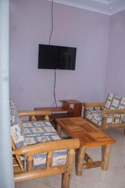 Claytanzaniadventure, Đặt  Nkunjila 