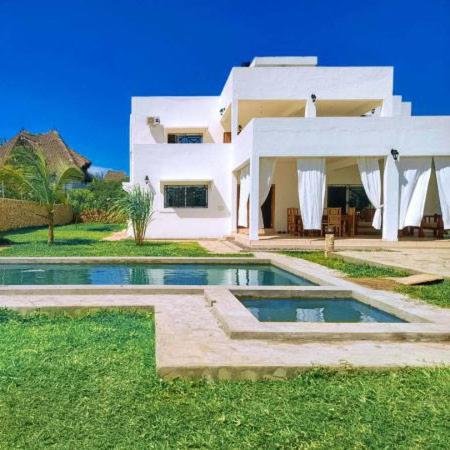 Villa Franet, Đặt  Khách sạn tại Coast Region có Hồ bơi, Hồ bơi