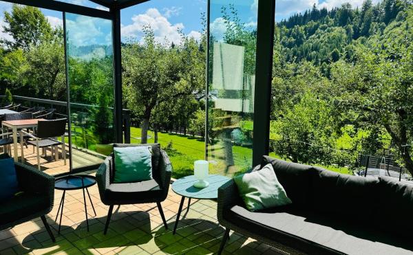 Cazare Colibita - Casa Lipan cu jacuzzi, foișor și loc de joacă, Đặt Nhà khách Khách sạn ở Transylvania có chỗ đỗ xe, Bãi đậu xe